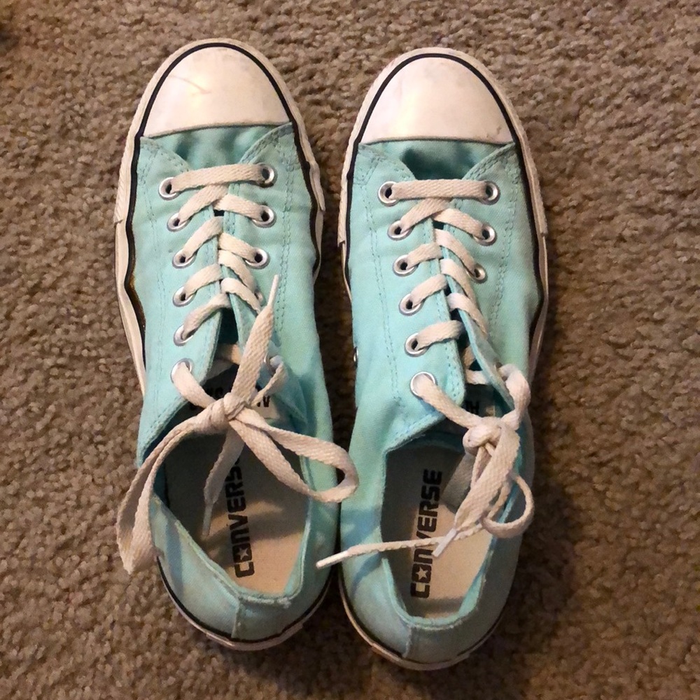 Blue converse in perfect condition